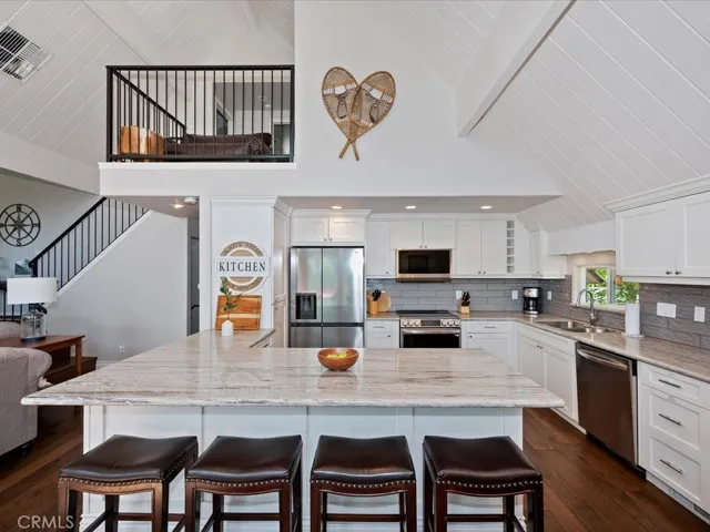 27550 North Bay Road, Lake Arrowhead, California 92352