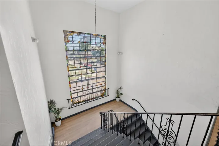 7101 Menlo, Los Angeles, California 90044