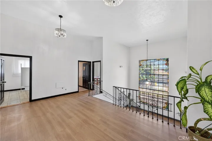 7101 Menlo, Los Angeles, California 90044