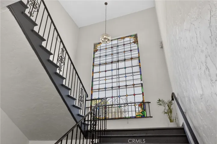 7101 Menlo, Los Angeles, California 90044