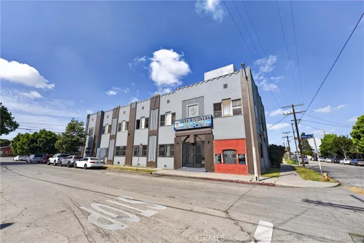 7101 Menlo, Los Angeles, California 90044