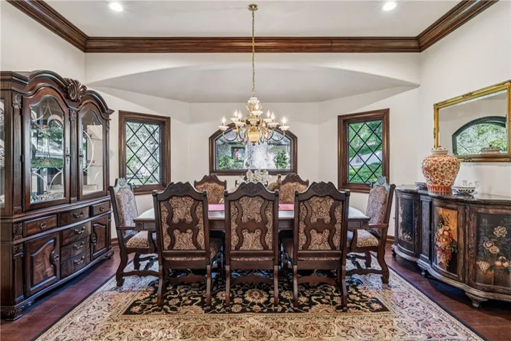 Formal Dinning Room