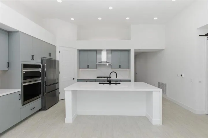 Lot 11 Kitchen 4