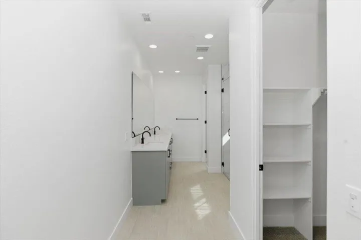 Main bathroom