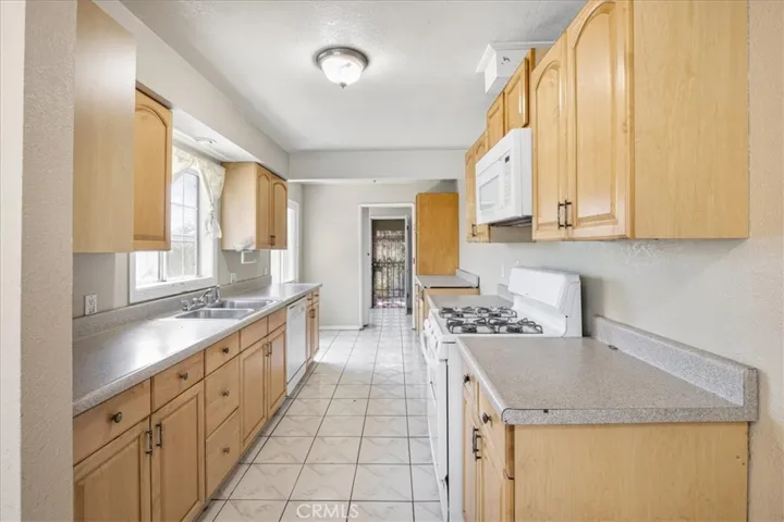 2114 Orange Avenue, Santa Ana, California 92707