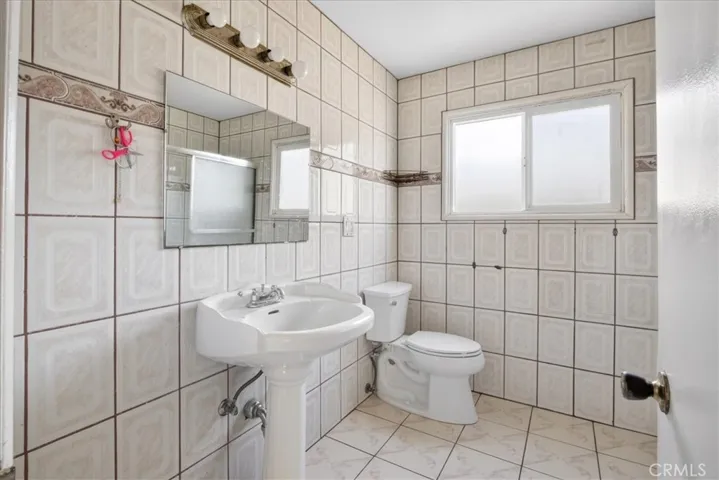 2114 Orange Avenue, Santa Ana, California 92707