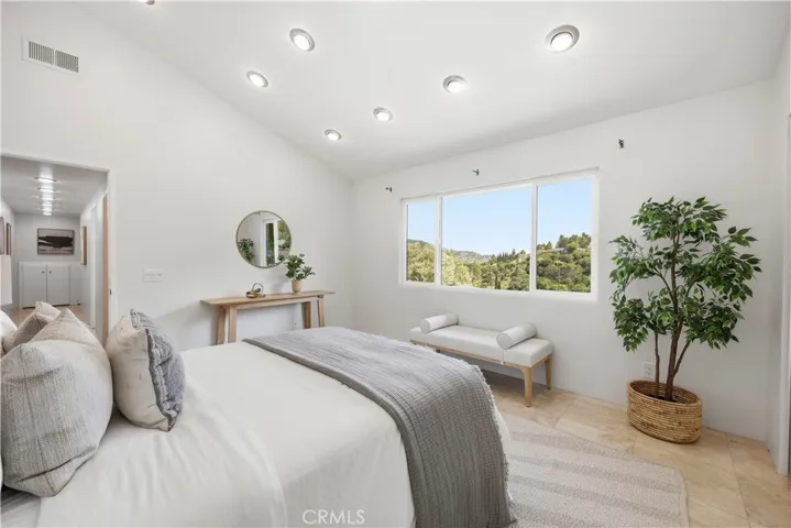 Large Bedroom 2