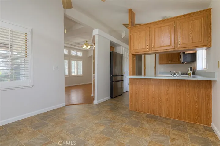 dining to kitchen