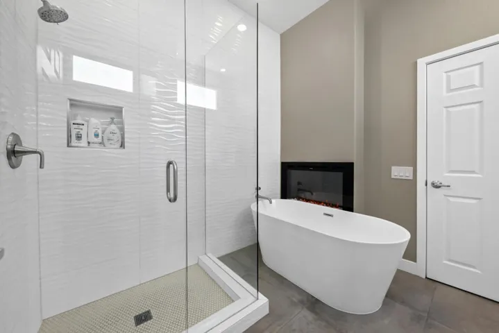 main bath w fireplace