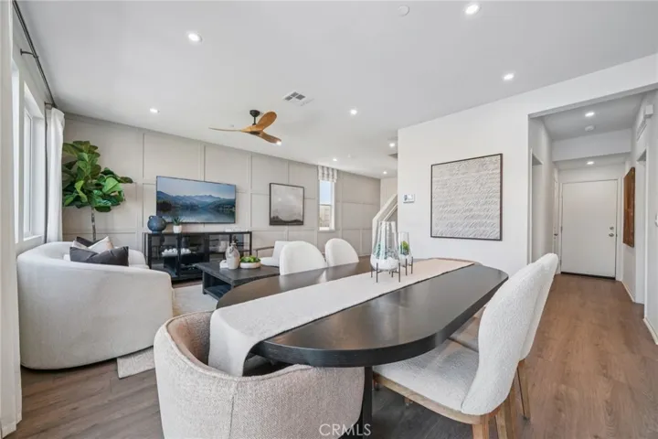 MODEL HOME