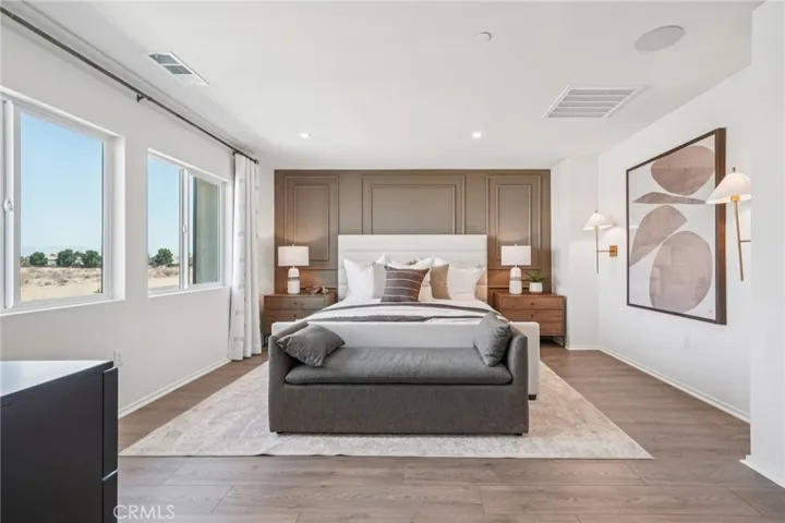 MODEL HOME