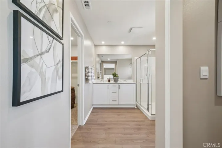 MODEL HOME