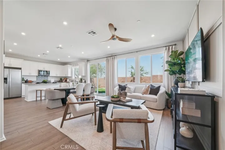 MODEL HOME