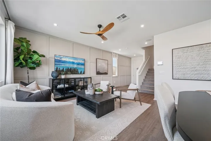 MODEL HOME