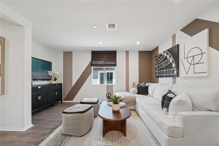 MODEL HOME