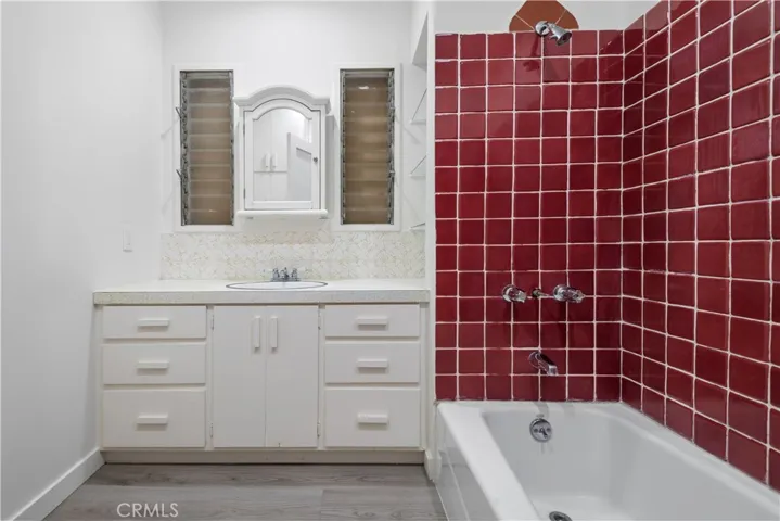 Main bathroom
