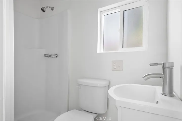 Beautifully updated bathroom in bonus room