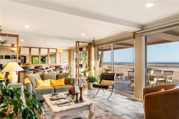 Bar and Family Room with Oceanfront patio