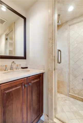 1st Fl BA with Steam Shower