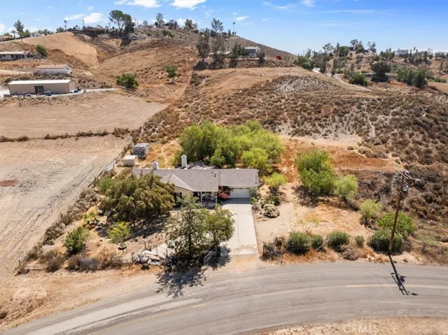 23780 Conejo, Menifee, California 92587