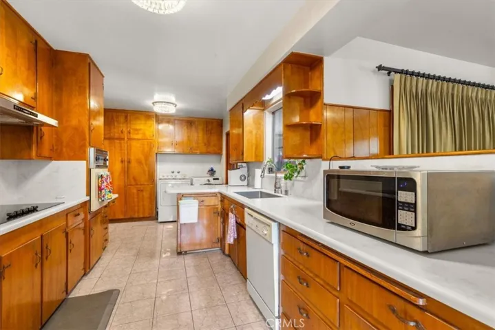 12466 Lewis, Chino, California 91710