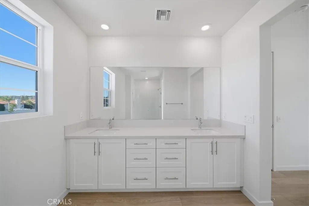 PHOTOS ARE OF MODEL MATCH AND HAVE BEEN VIRTUALLY STAGED - EXTERIOR AND INTERIOR FINISHES MAY VARY