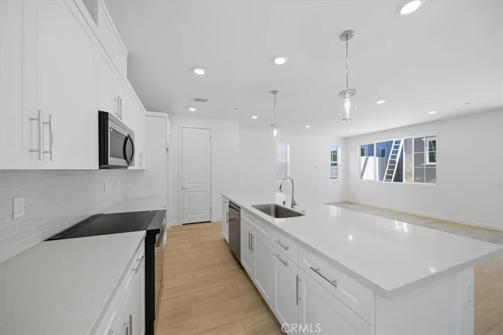 PHOTOS ARE OF MODEL MATCH AND HAVE BEEN VIRTUALLY STAGED - EXTERIOR AND INTERIOR FINISHES MAY VARY