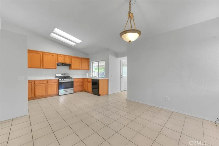 13184 Cardinal, Victorville, California 92392