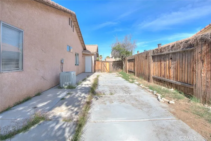 13184 Cardinal, Victorville, California 92392