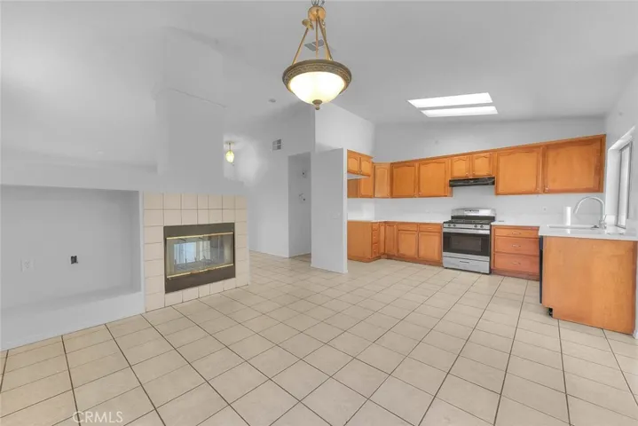 13184 Cardinal, Victorville, California 92392
