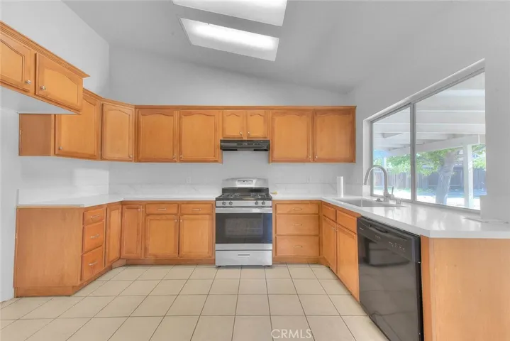 13184 Cardinal, Victorville, California 92392