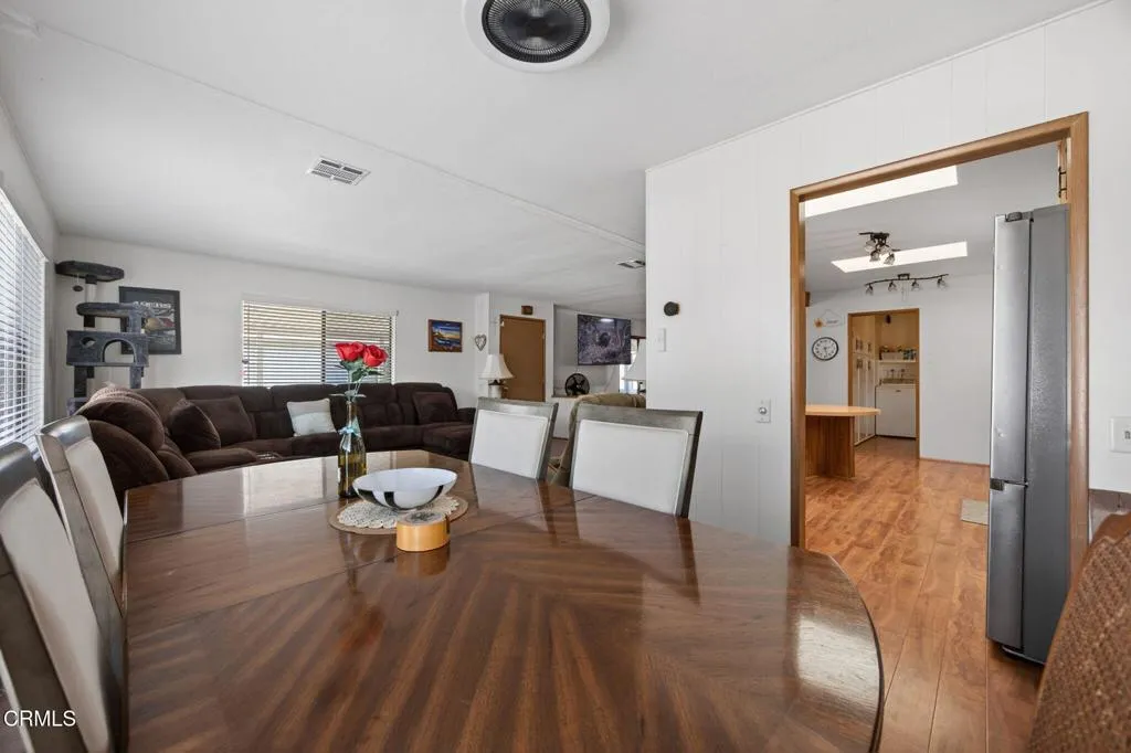 14-web-or-mls-UpmarketMedia-81Poi-070