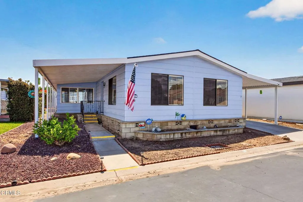 3-web-or-mls-UpmarketMedia-81Poi-008