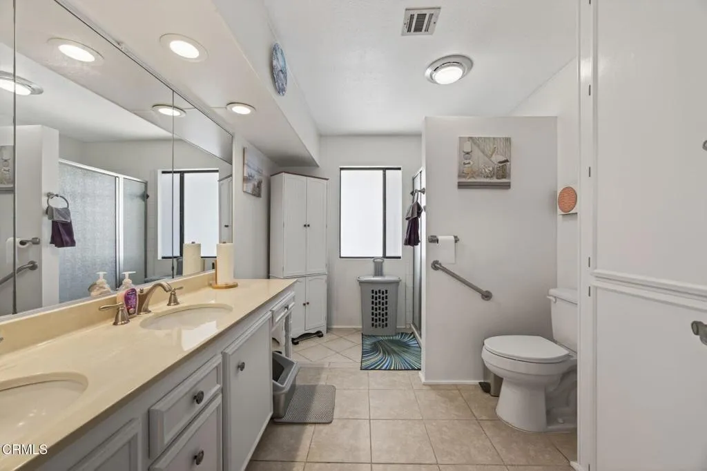25-web-or-mls-UpmarketMedia-81Poi-030