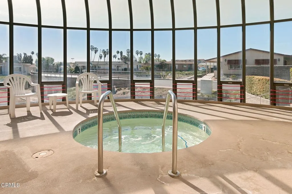 36-web-or-mls-Community Pool2