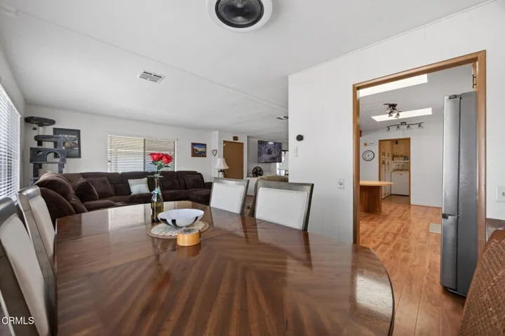 14-web-or-mls-UpmarketMedia-81Poi-070