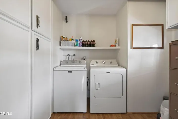29-web-or-mls-UpmarketMedia-81Poi-089