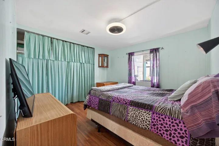 20-web-or-mls-UpmarketMedia-81Poi-013