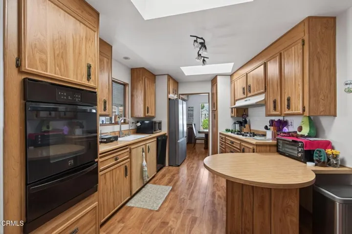 18-web-or-mls-UpmarketMedia-81Poi-082