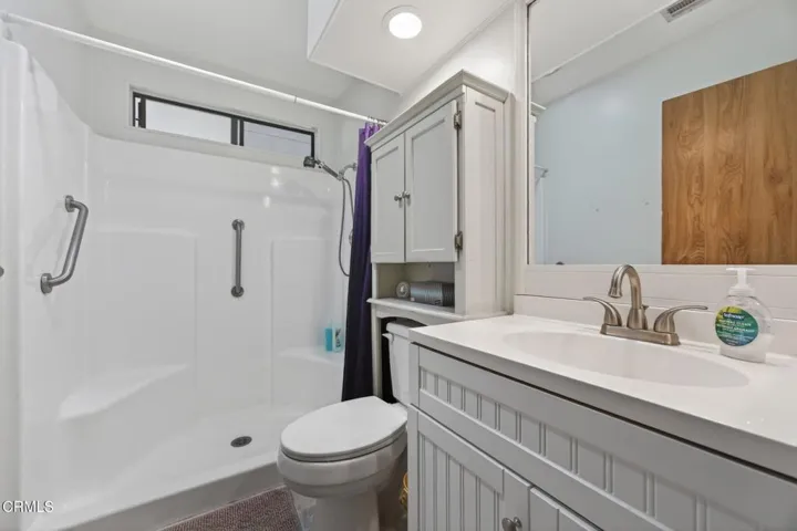 27-web-or-mls-UpmarketMedia-81Poi-035