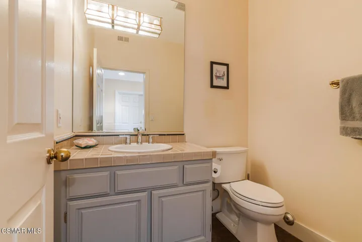 5200 White Oak Pl 30 Los-large-015-006-W
