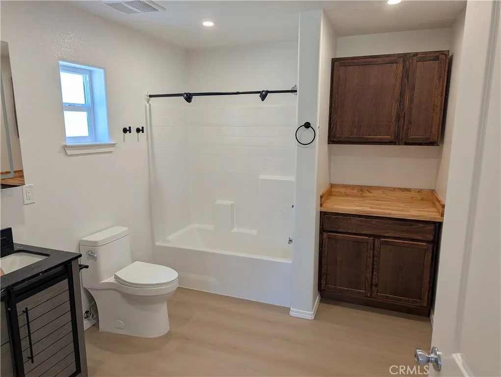 Master Bathroom2