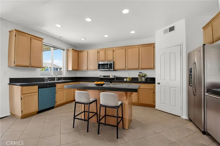 13878 Chestnut, Victorville, California 92392