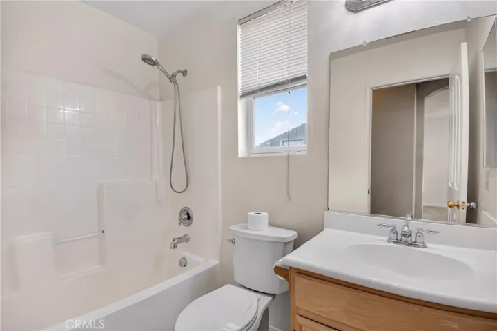 13878 Chestnut, Victorville, California 92392