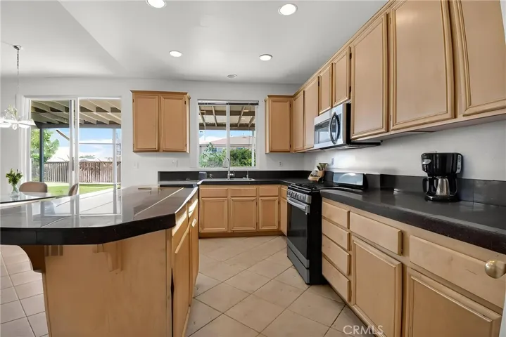 13878 Chestnut, Victorville, California 92392