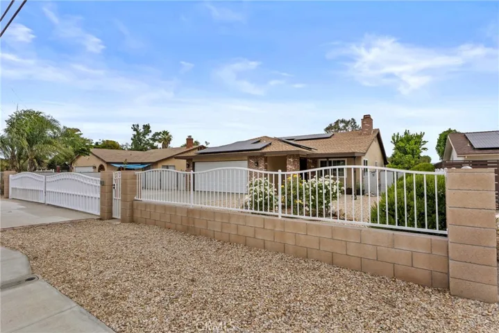 2761 Redlands, Perris, California 92571