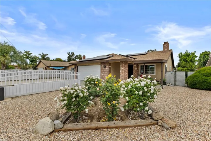 2761 Redlands, Perris, California 92571