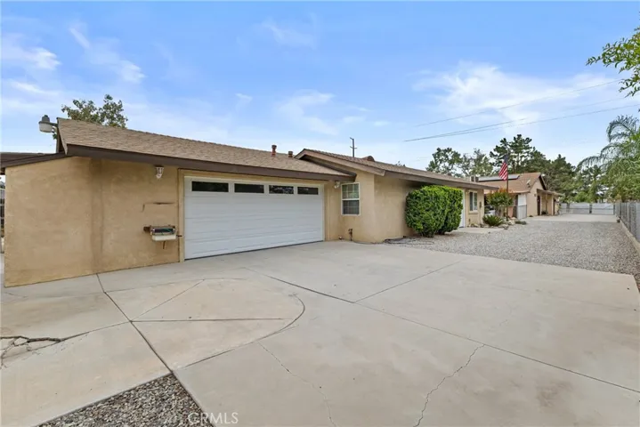 2761 Redlands, Perris, California 92571