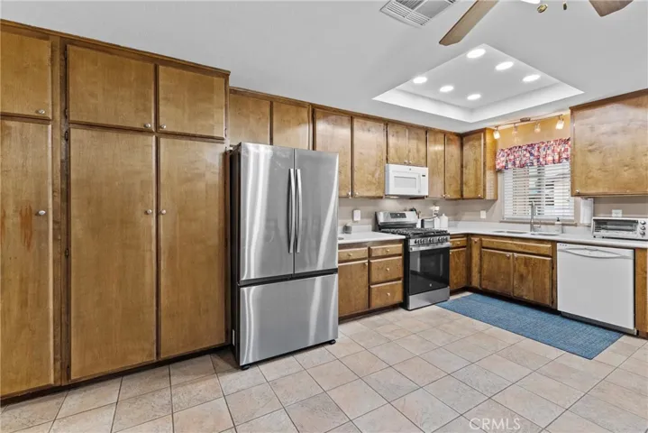 2761 Redlands, Perris, California 92571
