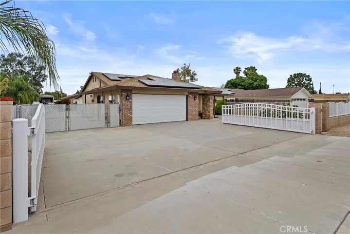 2761 Redlands, Perris, California 92571